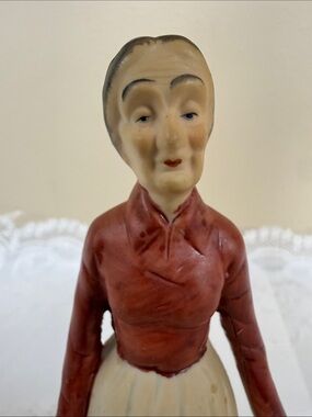 Vintage-Style Ceramic Figurine in Cream and Rust Red